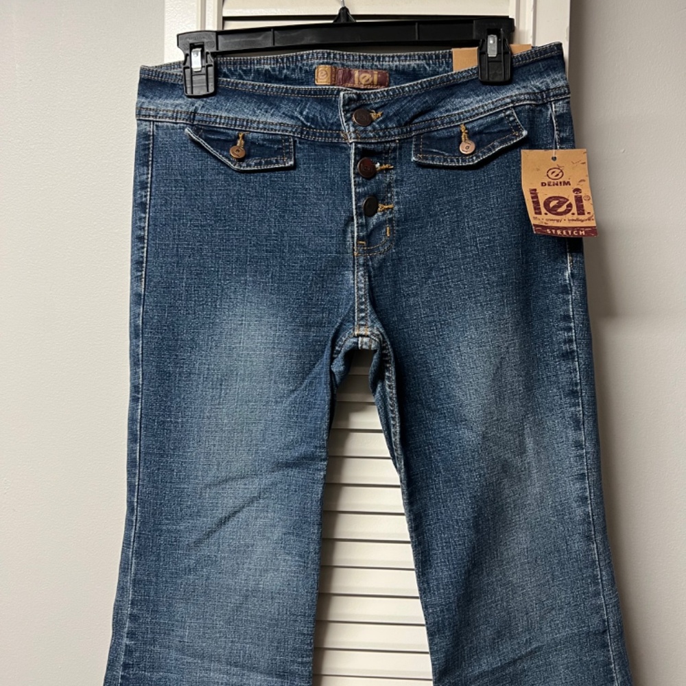 Jeans - Picture 2 of 3